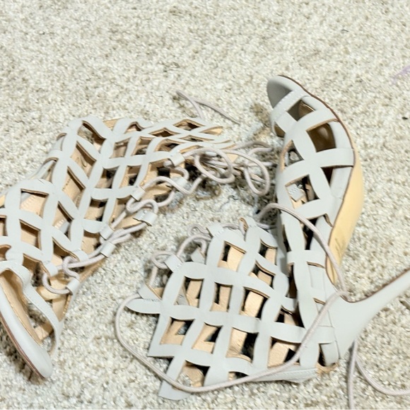 Cream High Heels with Stiletto Heel and Lattice Design - Picture 6 of 8